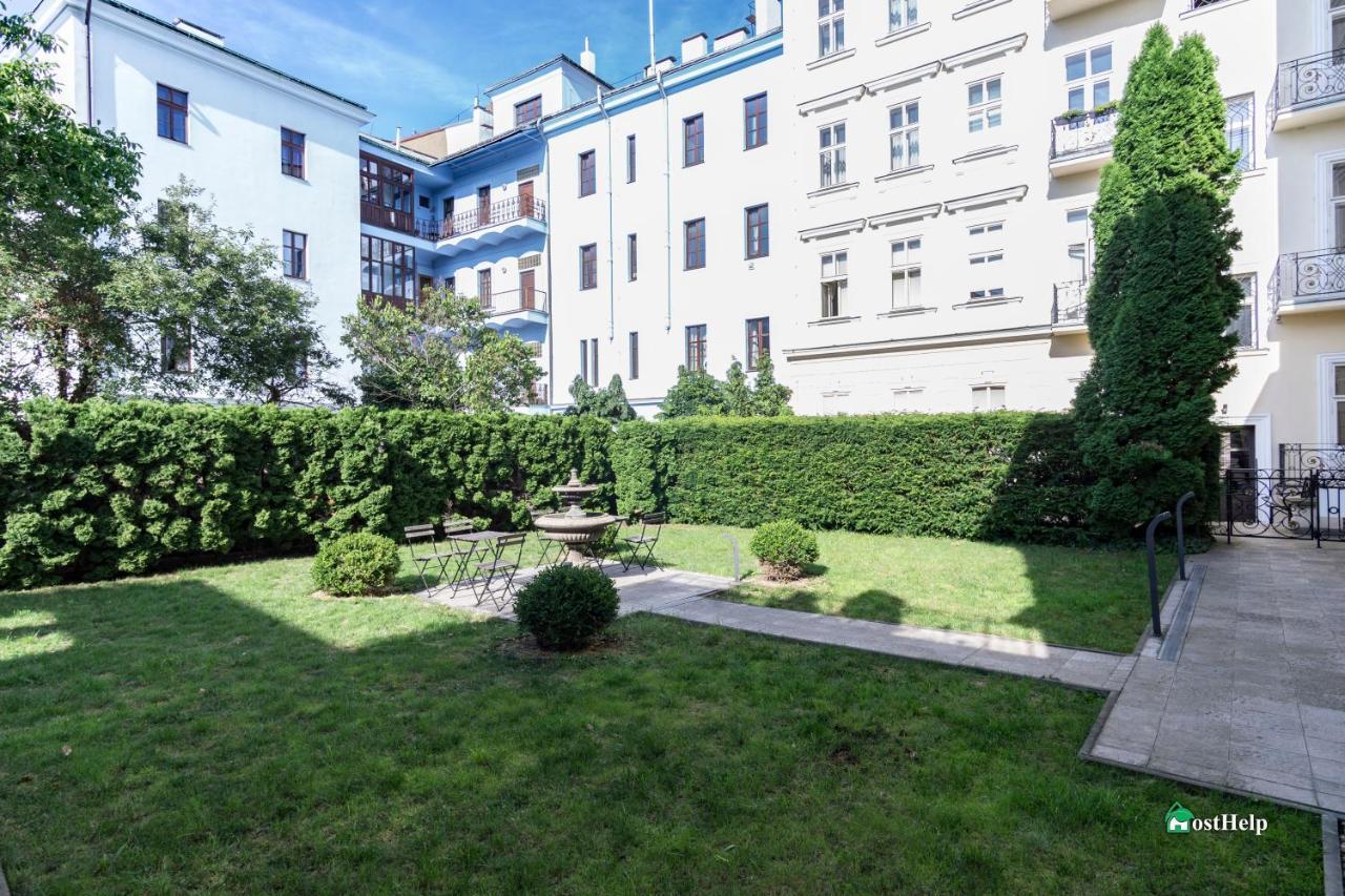 Villa With Hot-Tub, Terrace And Garden, Wenceslass Square פראג מראה חיצוני תמונה